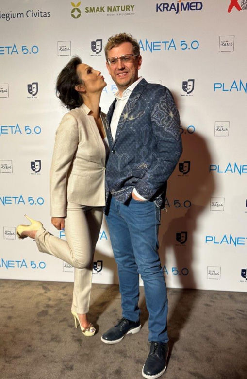 Olga Bończyk i Tomasz Schimscheiner oraz goście premiery sztuki "Planeta 5.0"