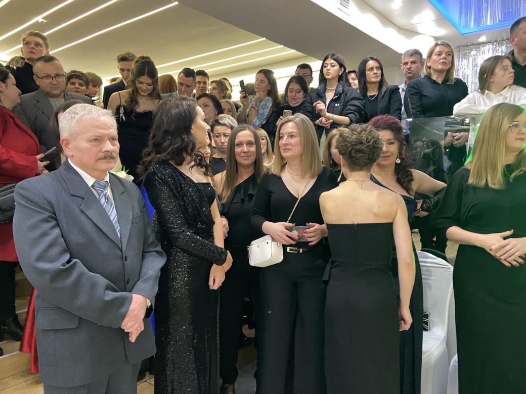 Bal studniówkowy 2024 II Liceum Ogólnokształcącego w Starachowicach