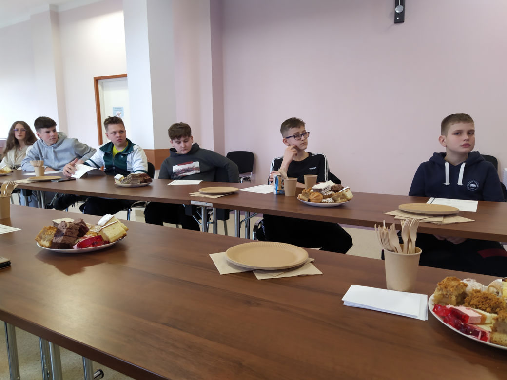 Zdjęcia z podsumowania projektu ekologicznego w Zespole Szkół w Przesmykach pt. "Młodzieżowa Akcja na Rzecz Środowiska"