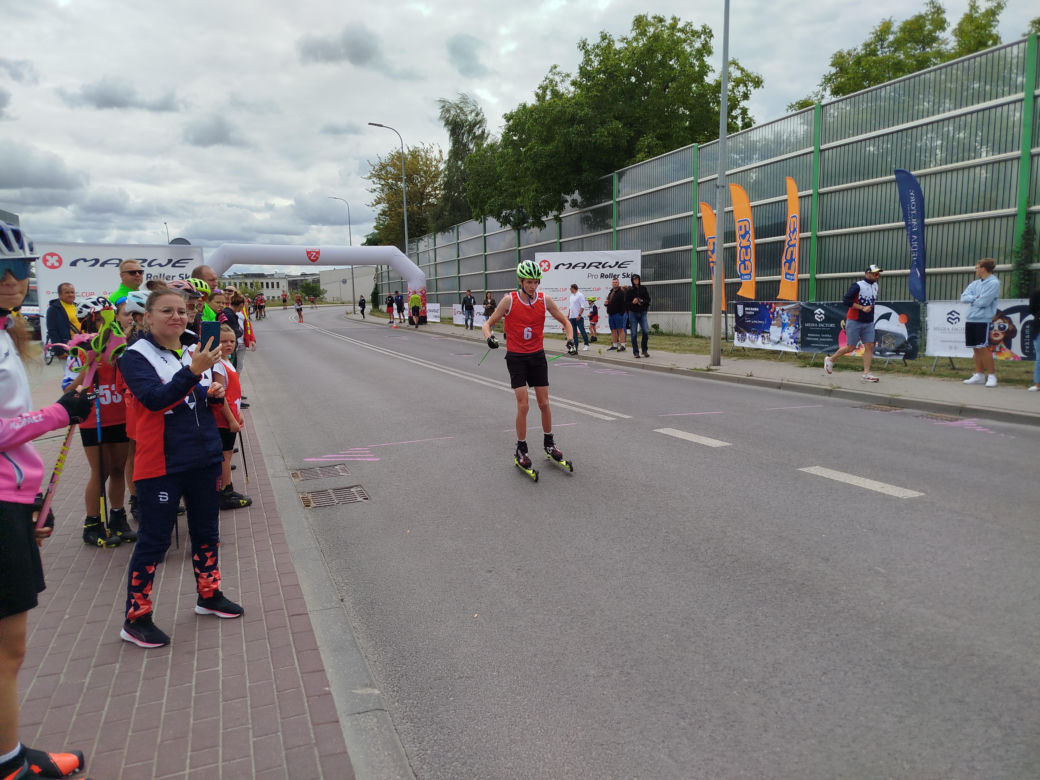Zawody o Puchar Polski na nartorolkach Marwe Cup 2025 zostały zainaugurowane w Siedlcach