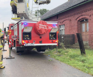 Armagedon nad Polską! Ponad tysiąc interwencji strażaków, zalany szpital i zerwane dachy. Są ranni!