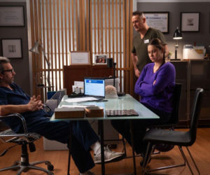 Na dobre i na złe odc. 987. Artur Bart (Piotr Głowacki), Aleś Zagajewski (Paweł Małaszyński), Iga Kaczorowska (Anna Szymańczyk)