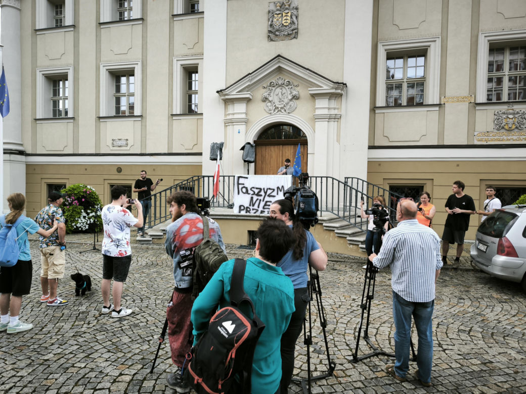Manifestacja przeciwko niechęci do imigrantów w Lesznie 