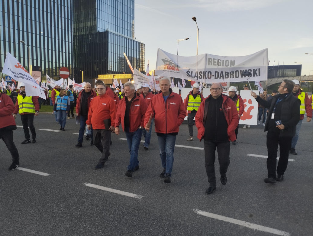 Protest w Katowicach. Tysiące związkowców na ulicach. Padły mocne słowa o „zbrodniczej ideologii”