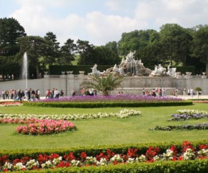 Fontanna w ogrodach letniej rezydencji Habsburgów, Wiedeń