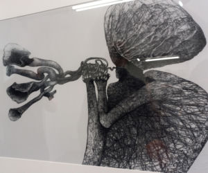 Wystawa słynnego malarza bez obrazów. Beksiński Nieoczywisty. Wystawa Fotografii i Grafik w MBWA w Lesznie