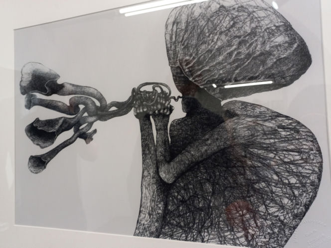 Wystawa słynnego malarza bez obrazów. "Beksiński Nieoczywisty. Wystawa Fotografii i Grafik" w MBWA w Lesznie