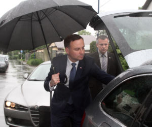 PIERWSZĄ DAMĄ BĘDZIE ZA DARMO