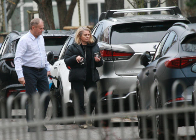 Premier Donald Tusk ruszył na pomoc żonie