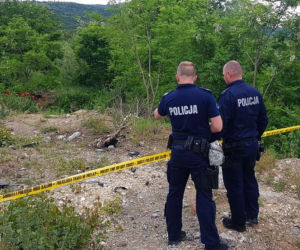 Policjanci z Myślenic i Bochni uratowali pechowego motocyklistę. Przeleżał w rowie pięć dni