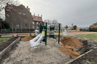 Nowa inwestycja z Budżetu Obywatelskiego 2025. „Relaks pod żaglami” przy SP 2 w Lesznie