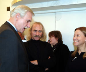 Mało kto wie, że Andrzej Olechowski prezenterem muzycznym i był DJ-em. Wspomniała go gwiazd TVP