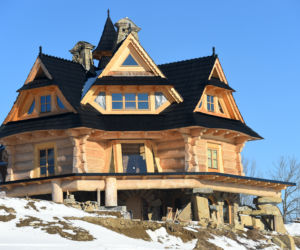 Kamli Stoch, dom