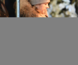MAŁGORZATA TUSK KUPUJE NA BAZARKU.