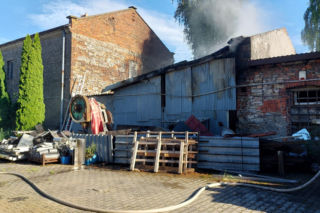 Pożar w centrum Kielc. Ogień przy Alei IX Wieków Kielc [ZDJĘCIA]