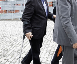 Andrzej Wajda i Jarosław Kuźniar promują film dokumentalny Zdobyć miasto Ewy Ewart