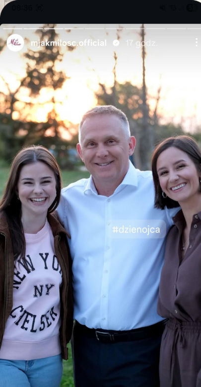 M jak miłość nowy sezon. Artur Rogowski (Robert Moskwa), Basia (Karina Woźniak), Agnes (Amanda Mincewicz) na planie