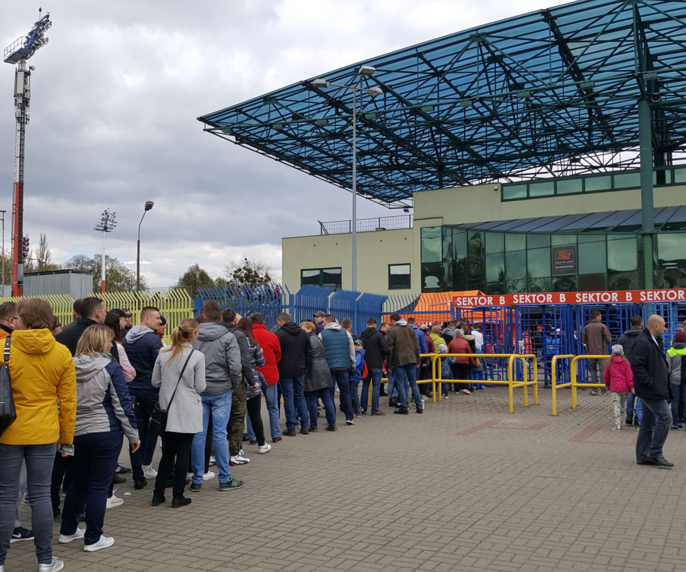 Kibice wspierają Tomasza Golloba