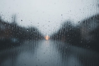 Mężczyzna z raną postrzałową. Co wydarzyło się w Pogwizdowie?