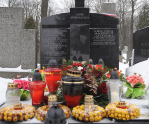 Tak wyglądał grób rodziny Kaczyńskich w 2010 roku