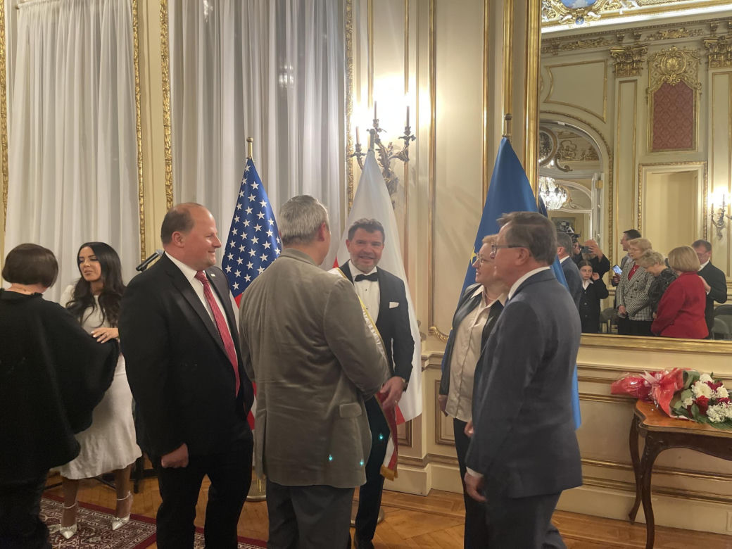 Szarfowanie Wielkiego Marszałka Parady Pułaskiego 2025