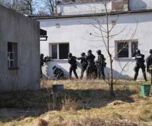 Tak wyglądały ćwiczenia antyterrorystów i ABW na terenach pod budowę drogi S14!