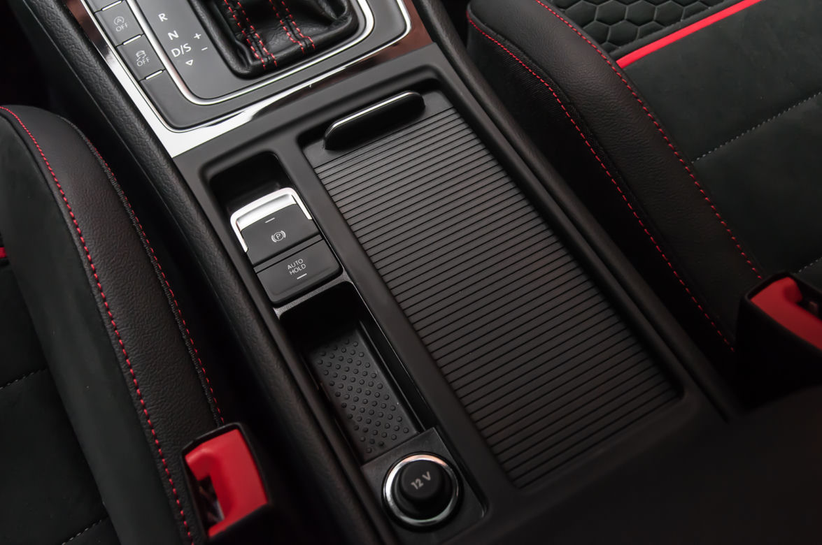 Volkswagen Golf 2.0 TSI GTI Performance 245 KM