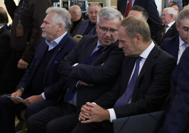 Bronisław Komorowski dorabia do emerytury. 11 tys. zł to dla niego za mało