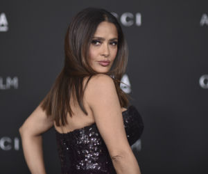Wow! 55-letnia Salma Hayek podbija internet gorącymi zdjęciami. Wygląda obłędnie!