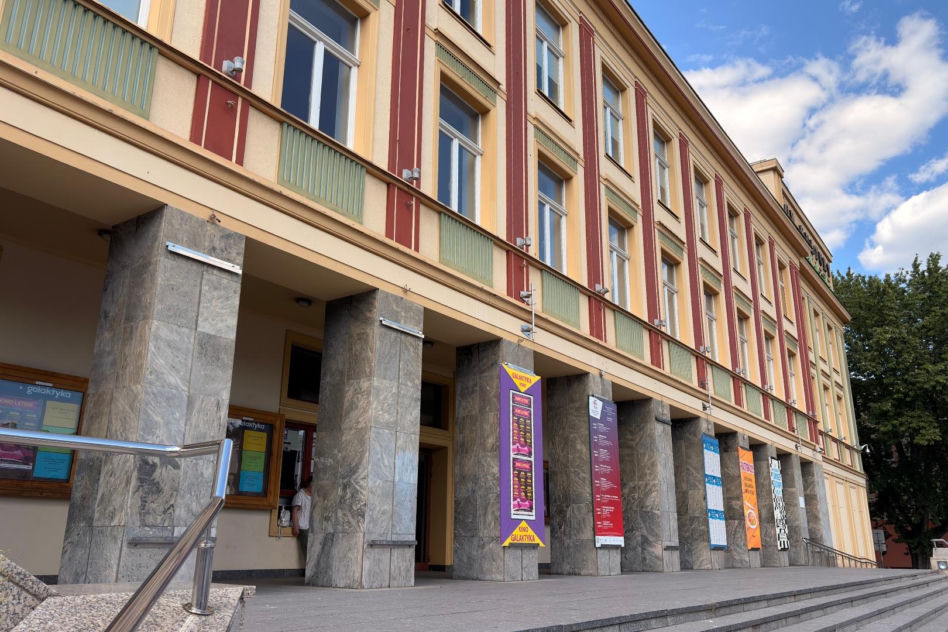 Dom Kultury w Mielcu. To tu jest słynna mozaika 3D