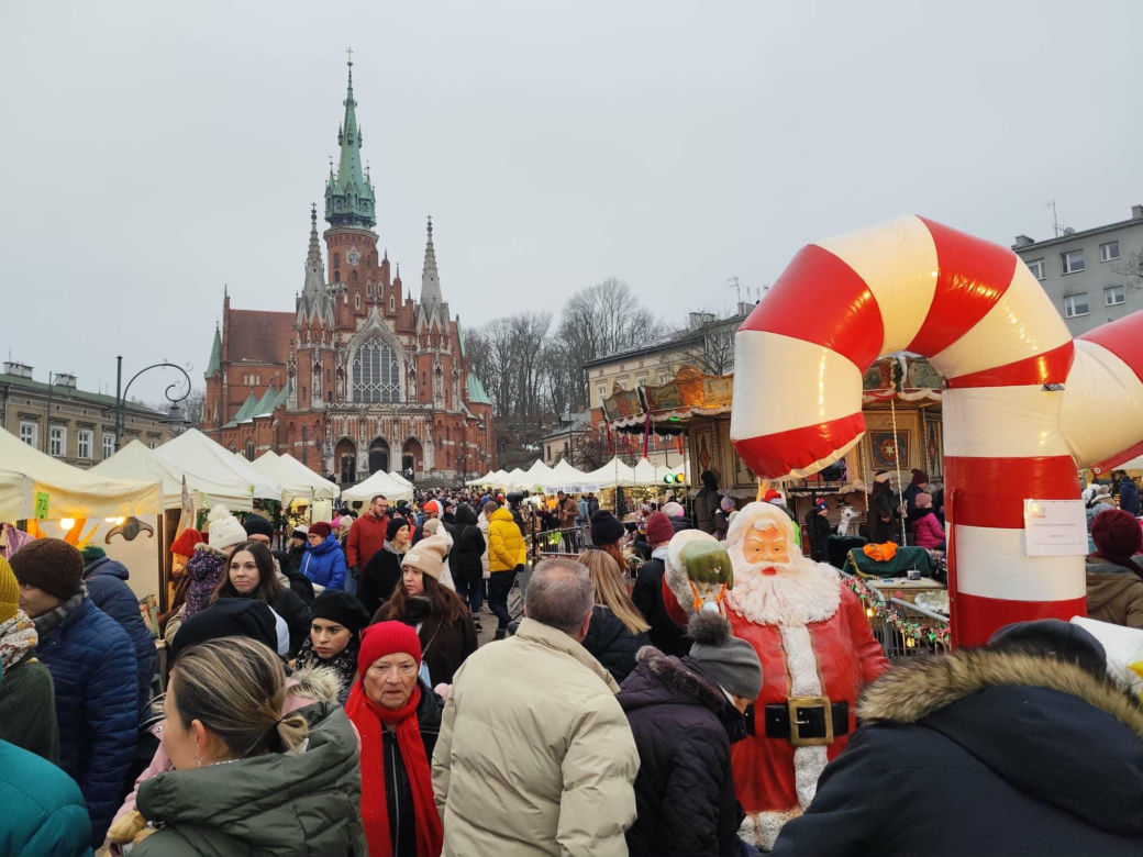 Tłumy na jarmarku na Podgórzu. Ta niezwykła atrakcja jest dostępna tylko raz w roku