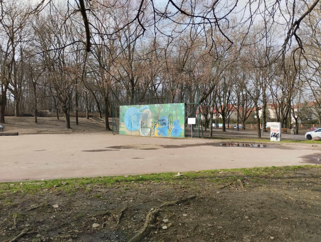 Mural w Parku Szczęśliwickim zniszczony