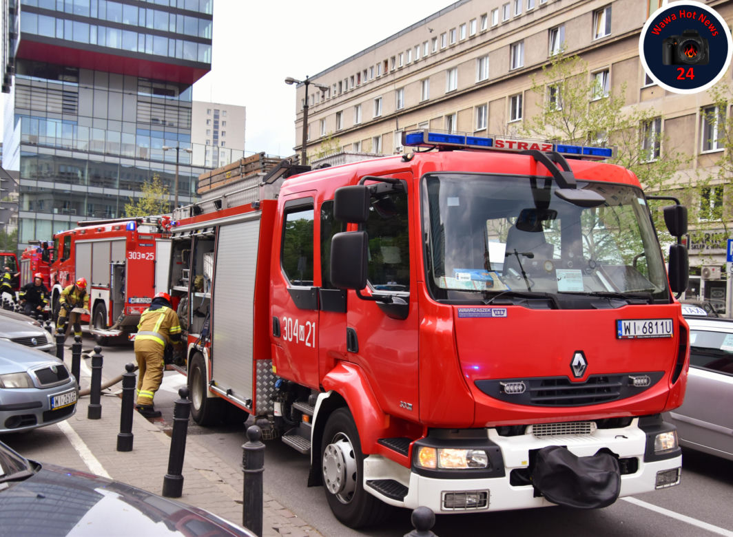 Pożar w centrum Warszawy. Balkon płonął jak pochodnia