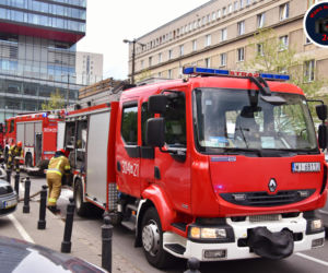 Pożar w centrum Warszawy. Balkon płonął jak pochodnia