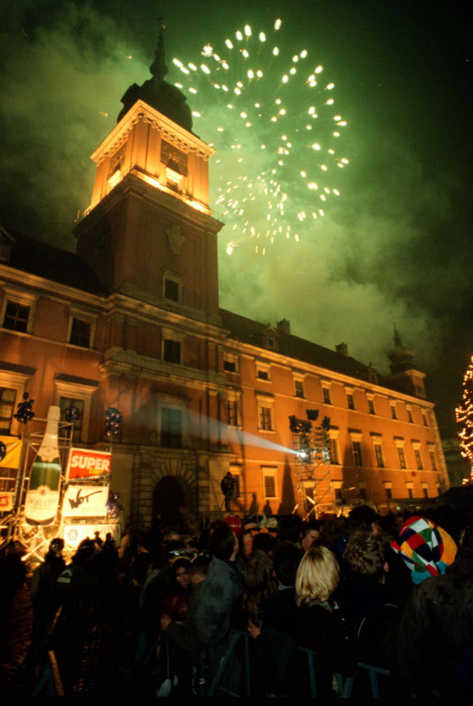Sylwester w Warszawie sprzed lat. Tak stolica witała dawniej Nowy Rok