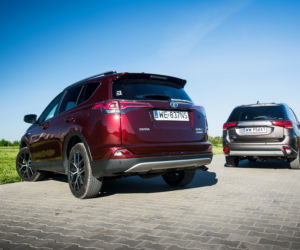 Toyota RAV4 Hybrid E-Four Prestige vs. Mitsubishi Outlander PHEV Instyle NAVI+