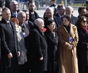 Rocznica katastrofy smoleńskiej. Prezydent Nawrocki uczcił pamięć zmarłych