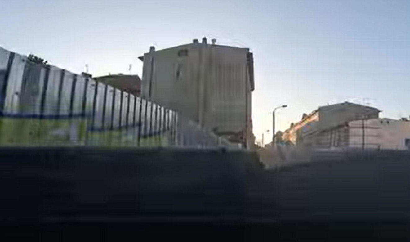 Strzelanina w Bydgoszczy, mężczyzna z raną brzucha. Policjanci weszli do sprawcy o 6.15! Jest NAGRANIE