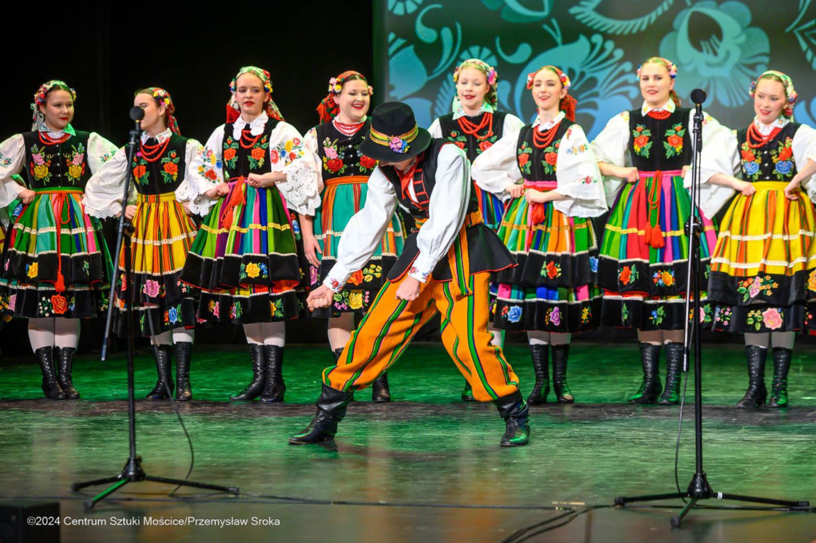 Koncert wielkanocny Zespołu Pieśni i Tańca Świerczkowiacy w Centrum Sztuki Mościce