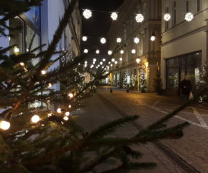 Ulice Batorego i Magdzińskiego w świątecznym klimacie