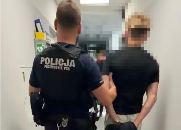 Brutalny napad w Wejherowie! Nastolatkowie skatowali mężczyznę, wyrzucili jego plecak w zarośla