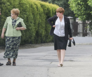 Syn Szydło rozdaje Ciało Chrystusa