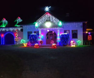 Magia Świąt w Świętokrzyskiem. Gdzie szukać najpiękniej oświetlonych domów? Rzepin i gmina Pawłów skradły show!