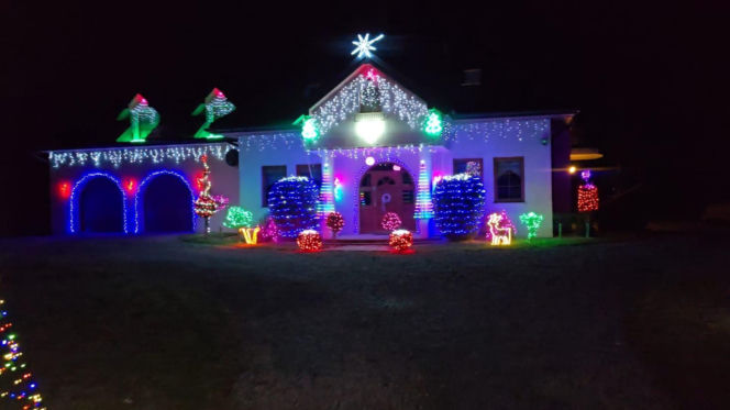 Magia Świąt w Świętokrzyskiem. Gdzie szukać najpiękniej oświetlonych domów? Rzepin i gmina Pawłów skradły show!