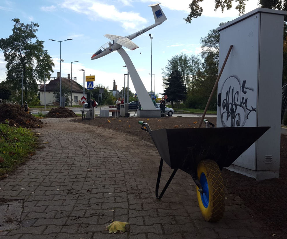  Zazieleni i ... zabieli si​ę pod szybowcem na Zatorzu 