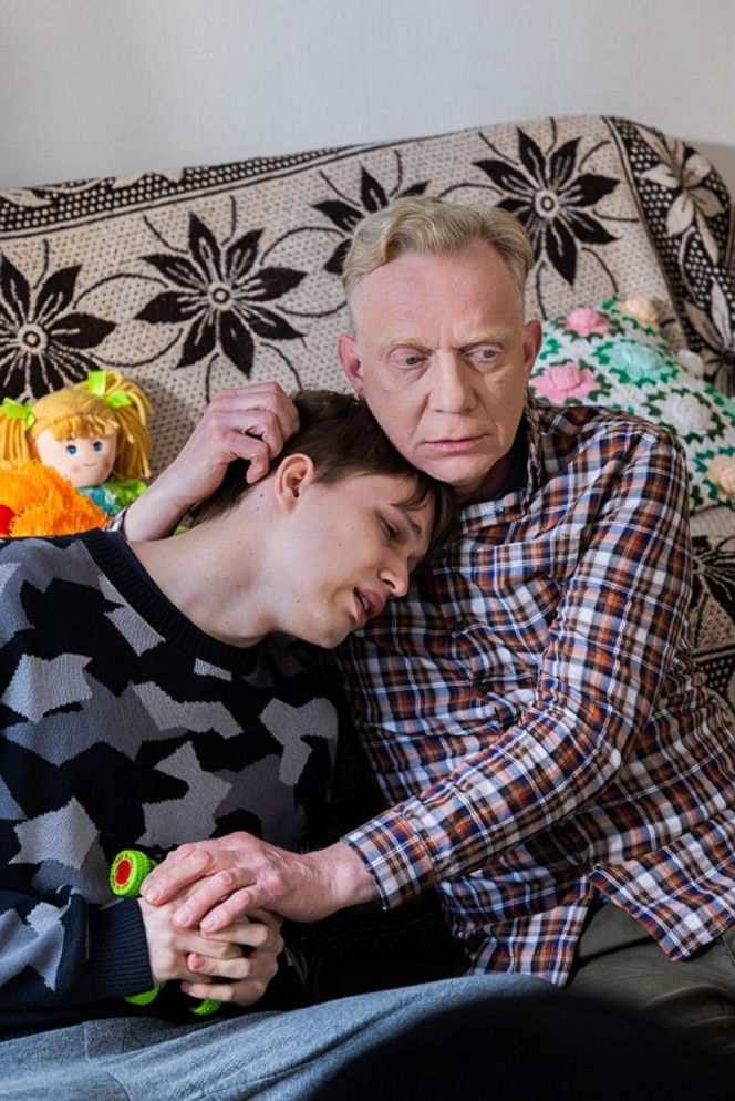 Pierwsza miłość odc. 4237 po wakacjach. Zenek (Arkadiusz Janiczek), Miron (Mateusz Malec)