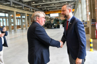 Kosiniak-Kamysz był dziś zakładach w Rosomak S.A. w Siemianowicach Śląskich