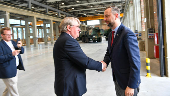 Kosiniak-Kamysz był dziś zakładach w Rosomak S.A. w Siemianowicach Śląskich