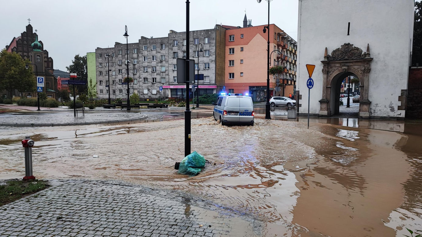 Nysa, centrum miasta zalane