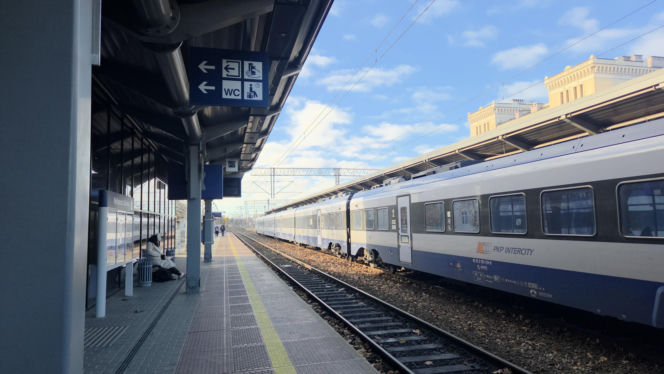 Kiedyś straszył pasażerów, a teraz jest chlubą miasta! Tak zmienił się dworzec PKP w Bydgoszczy